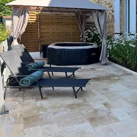 131, Spa, Parking Prive Διαμέρισμα Sarlat-la-Caneda